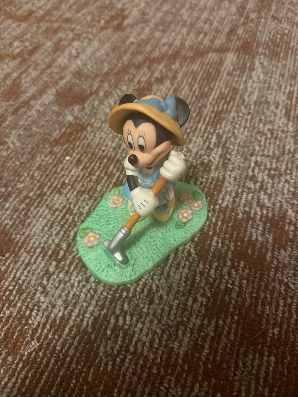 Disney Minnie Mouse Gardening Figurine - Blue, Yellow, Green